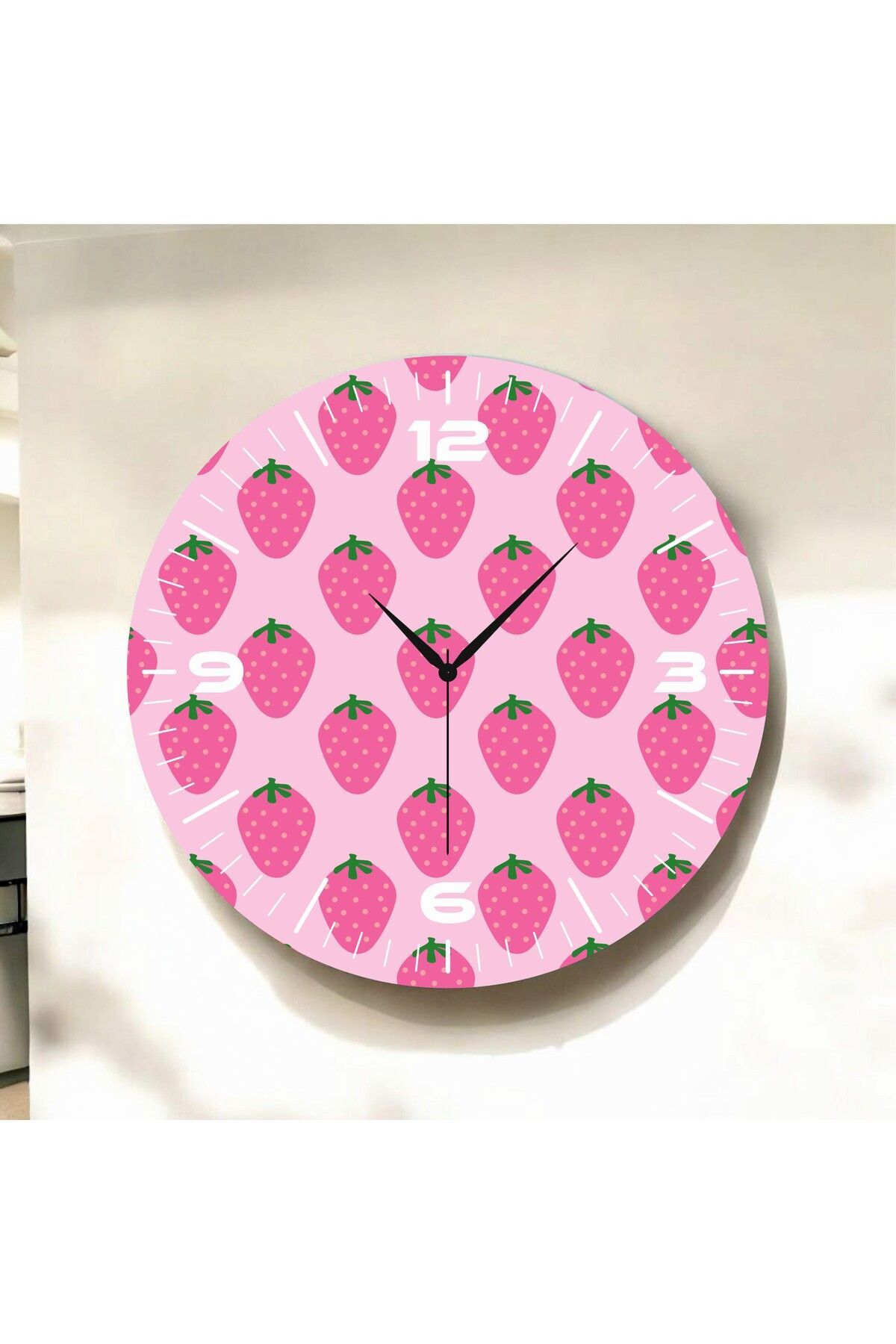 Pembe Renkli Baskı Çilek Desenli Sayılı Hediyelik Ahşap Sessiz Duvar Saati 50cm
