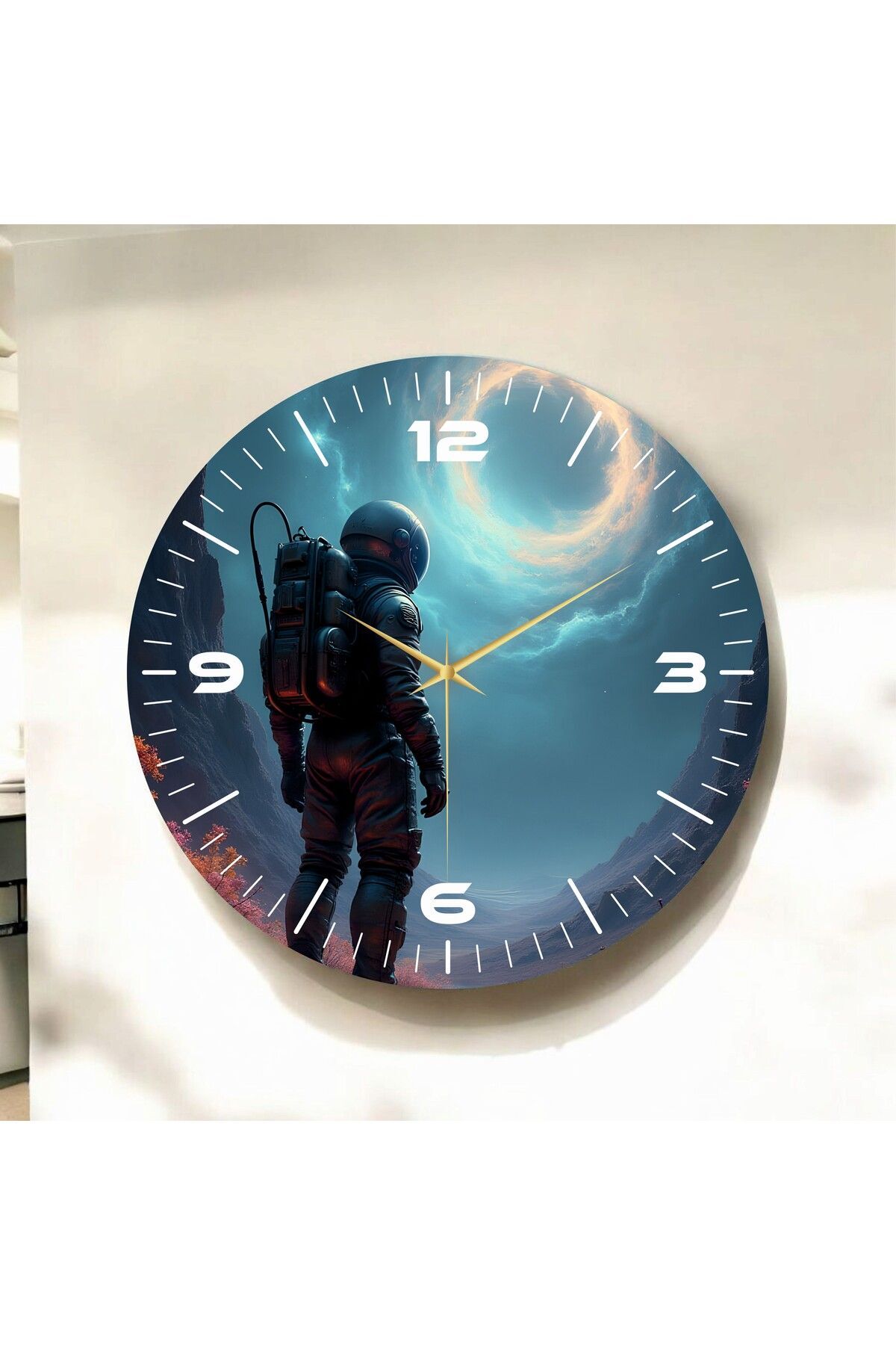 Renkli Baskı Astronot Uzay Desenli Sayılı Hediyelik Ahşap Sessiz Duvar Saati 50cm